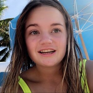 Meet your Posher, Kayla